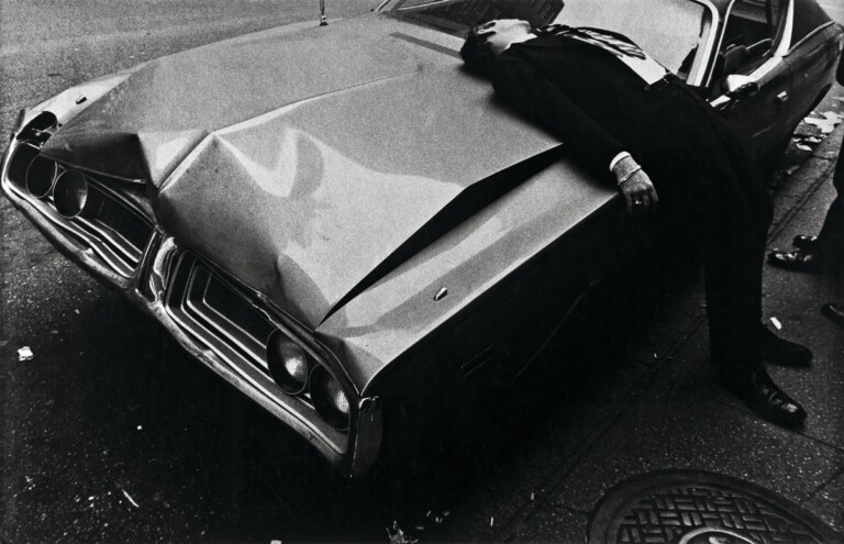 Miguel Branco, Crashed, New York 1970, Gelatin silver print, cm 29,7 x 42 ca.