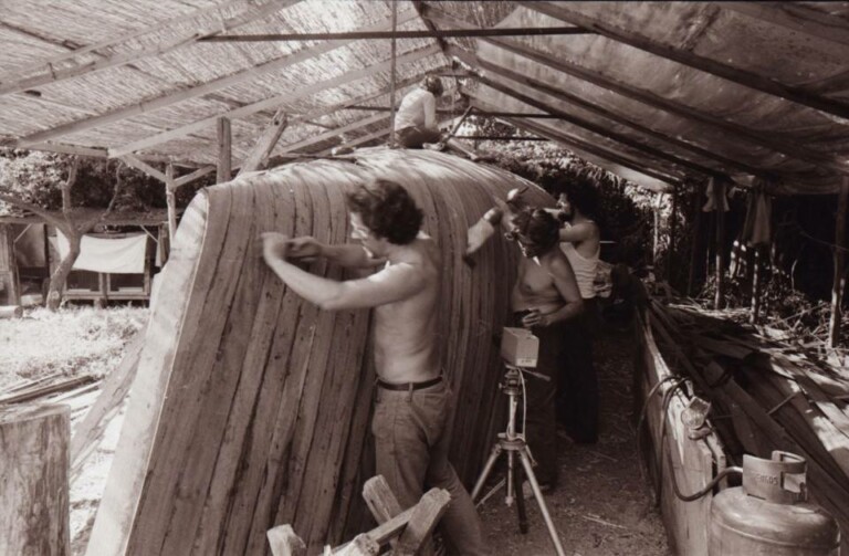 Paolo Galli, Barca in Legno, Firenze, 1973. Foto di Giorgio Birelli. Archivio 9999 - Ph. Facebook