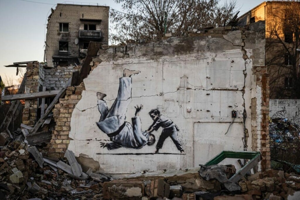 Compaiono opere di street art in Ucraina e sembra proprio Banksy