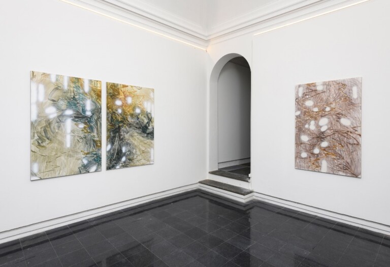 Roberta Mariani, La schiuma dei giorni, installation view at Galleria Eugenia Delfini, Roma 2022. Photo Giorgio Benni. Courtesy dell’artista e della galleria