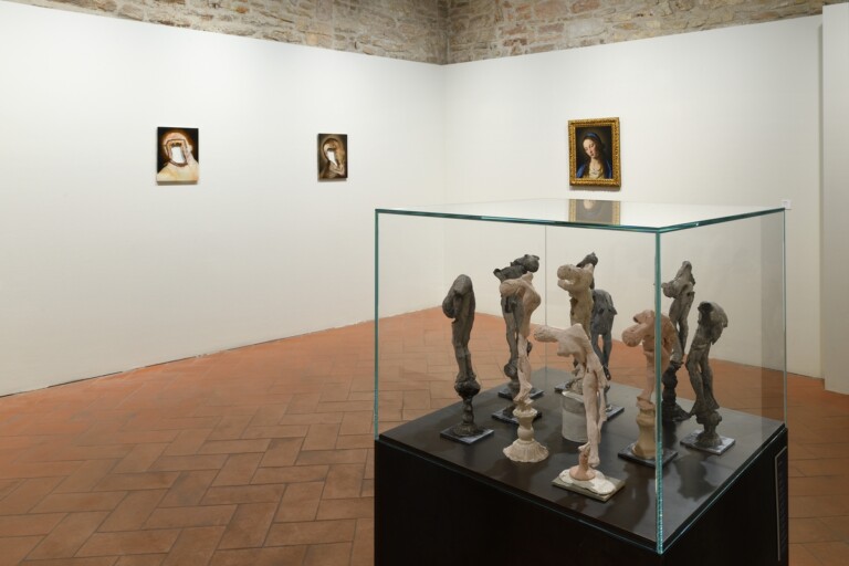SALVIFICA – Il Sassoferrato e Nicola Samorì tra rito e ferita, exhibition view at Palazzo degli Scalzi, Sassoferrato (AN). Ph. Michele Alberto Sereni