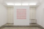 Sebastiano Impellizzeri, Keep smoking (polittico), cartine bravo su tela, 119,5x128 cm, 2022, courtesy l'artista e Société Interludio. Photo Gabriele Abruzzese
