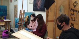Sessione di disegno in aula, Accademia di Bologna. Photo Luca Bertolo
