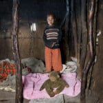 Una foto di Gabriele Galimberti dal ciclo Toys Stories (Tangawizi – Keekorok, Kenya)