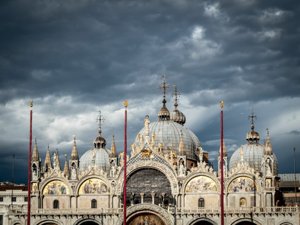 Le barriere anti-acqua alta per proteggere la Basilica di San Marco funzionano