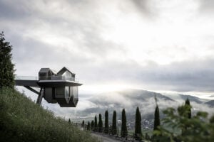In Alto Adige la spa sottosopra che apre nuove prospettive sulla montagna