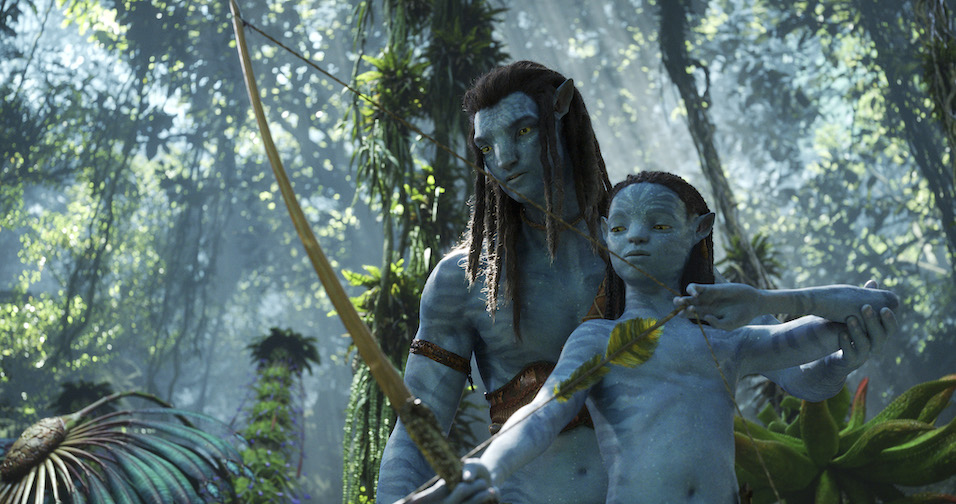 Jake Sully and Neteyam in 20th Century Studios, AVATAR: THE WAY OF WATER. Photo courtesy: 20th Century Studios