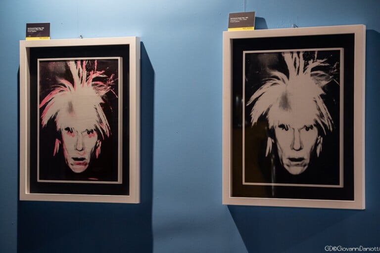 Andy Warhol, Autoritratti fotografici, exhibition view alla Fabbrica del Vapore, Milano, 2022