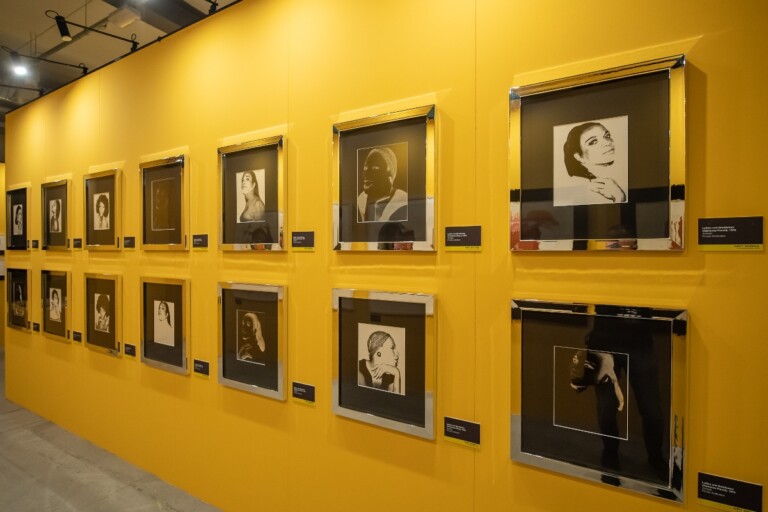 Andy Warhol, Ritratti di drag queen, exhibition view alla Fabbrica del Vapore, Milano, 2022