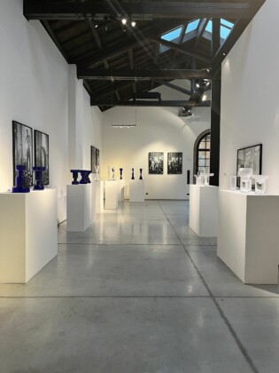 Aqua e fogo. L’eau et le feu, exhibition view at Fondazione Wilmotte, Venezia 2022. Photo Silvia Gravili