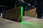 Bruce Nauman, Neons Corridors Rooms, veduta della mostra, Pirelli HangarBicocca, Milano, 2022 © 2022 Bruce Nauman SIAE. Courtesy l’artista, Sperone Westwater, New York, e Pirelli HangarBicocca Milano. Photo Agostino Osio