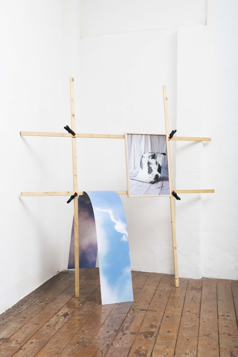 Immagini dell’installazione per la mostra “Exploring the living studio” da Mucho Mas! Artist-run space © Mucho Mas! Artist-run space, Luca Vianello e Silvia Mangosio