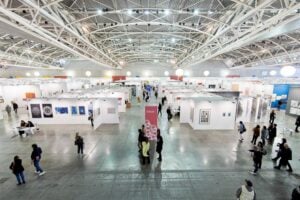 Artissima 2023. Tema, gallerie, sezioni e curatori della trentesima edizione della fiera di Torino