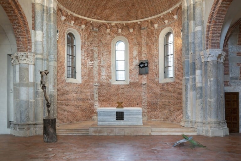 Il Numinoso. La tensione al sacro nell'arte italiana. Ipotesi contemporanee, Basilica di San Celso, Milano, 2022, Installation view, Photo Lorenzo Palmieri