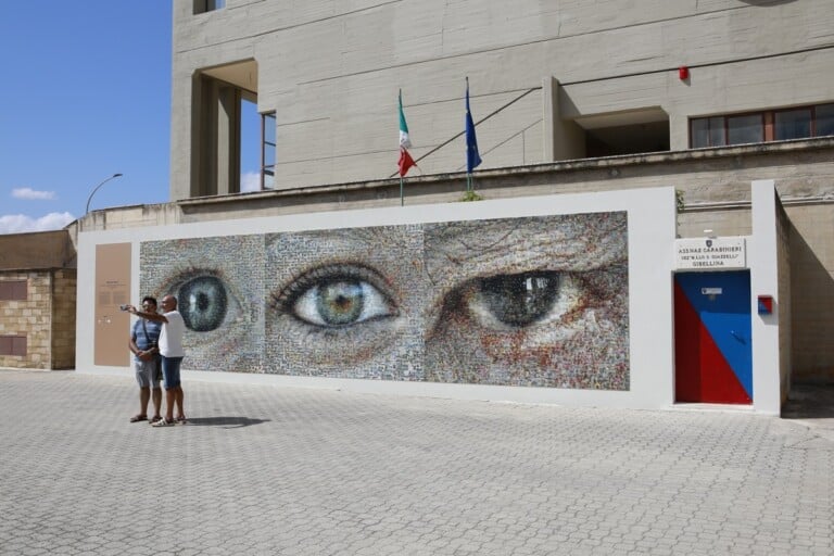 Joan Fontcuberta, Gibellina selfie lo sguardo di tre generazioni, Gibellina Photoroad 2019. Photo Camilla Marinelli