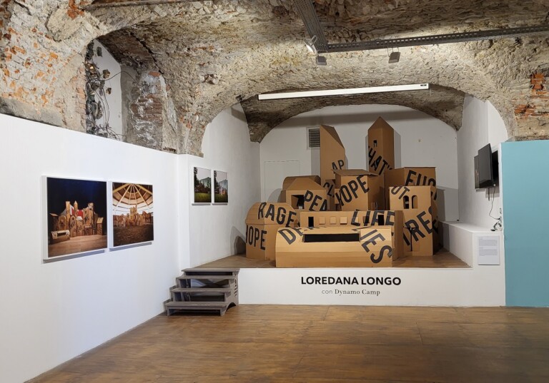 Loredana Longo, Dynamo Art Gallery. Photo Livia Montagnoli