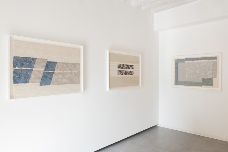 Nancy Genn, Hand made papers 1981-1988, installation view at Galleria Marignana Arte, Venezia, 2022