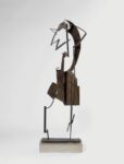 Julio González Woman arranging her Hair I, 1931 Wrought and soldered iron, 168,5 × 54 × 27 cm Centre Pompidou. Musée National d’Art Moderne / Centre de Création Industrielle, París Gift of Mme. Roberta González, 1953 AM 951 S Photo © Centre Pompidou, MNAM CCI, Dist. RMN Grand Palais / Philippe Migeat