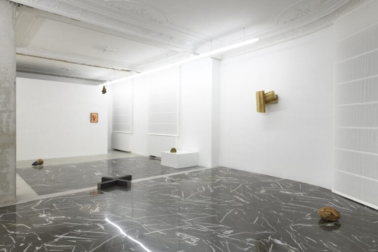 Giovanni Kronenberg - Richard Nonas, installation view at z2o project, Roma, photo Giorgio Benni