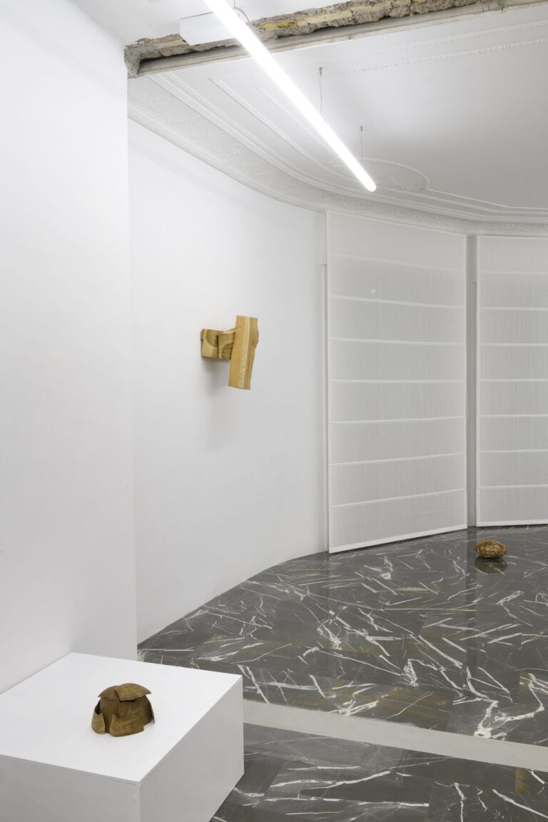 Giovanni Kronenberg - Richard Nonas, installation view at z2o project, Roma, photo Giorgio Benni