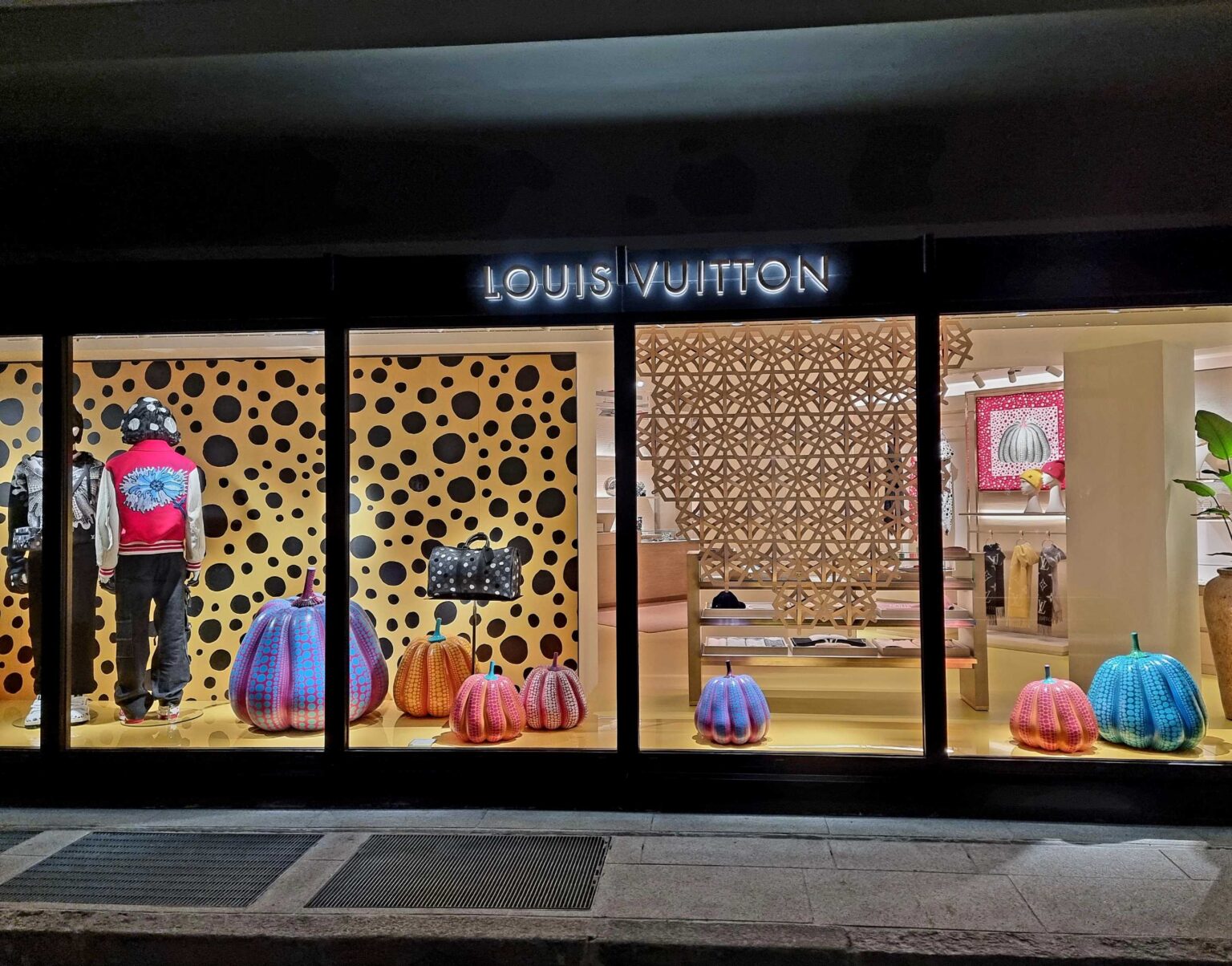 Apre a Milano la nuova sede di Louis Vuitton | Artribune