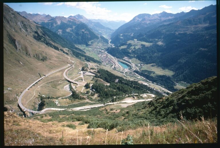 André Corboz, Valle Leventina, 16 settembre 1990 (Fondo A. Corboz, Biblioteca dell’Accademia di architettura, USI)