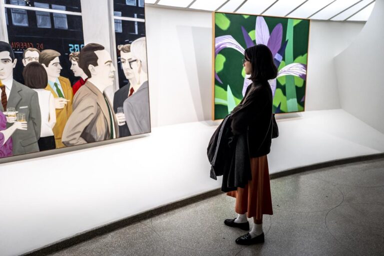 Alex Katz Gathering, exhibition view at Guggenheim Museum, New York. Photo Francesca Magnani