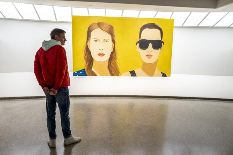 Alex Katz Gathering, exhibition view at Guggenheim Museum, New York. Photo Francesca Magnani