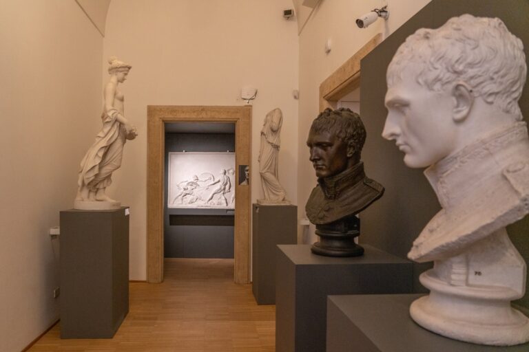 Canova. L'ultimo principe, installation view at Accademia di San Luca, Roma, 2022. Foto Bufo LoGiudice