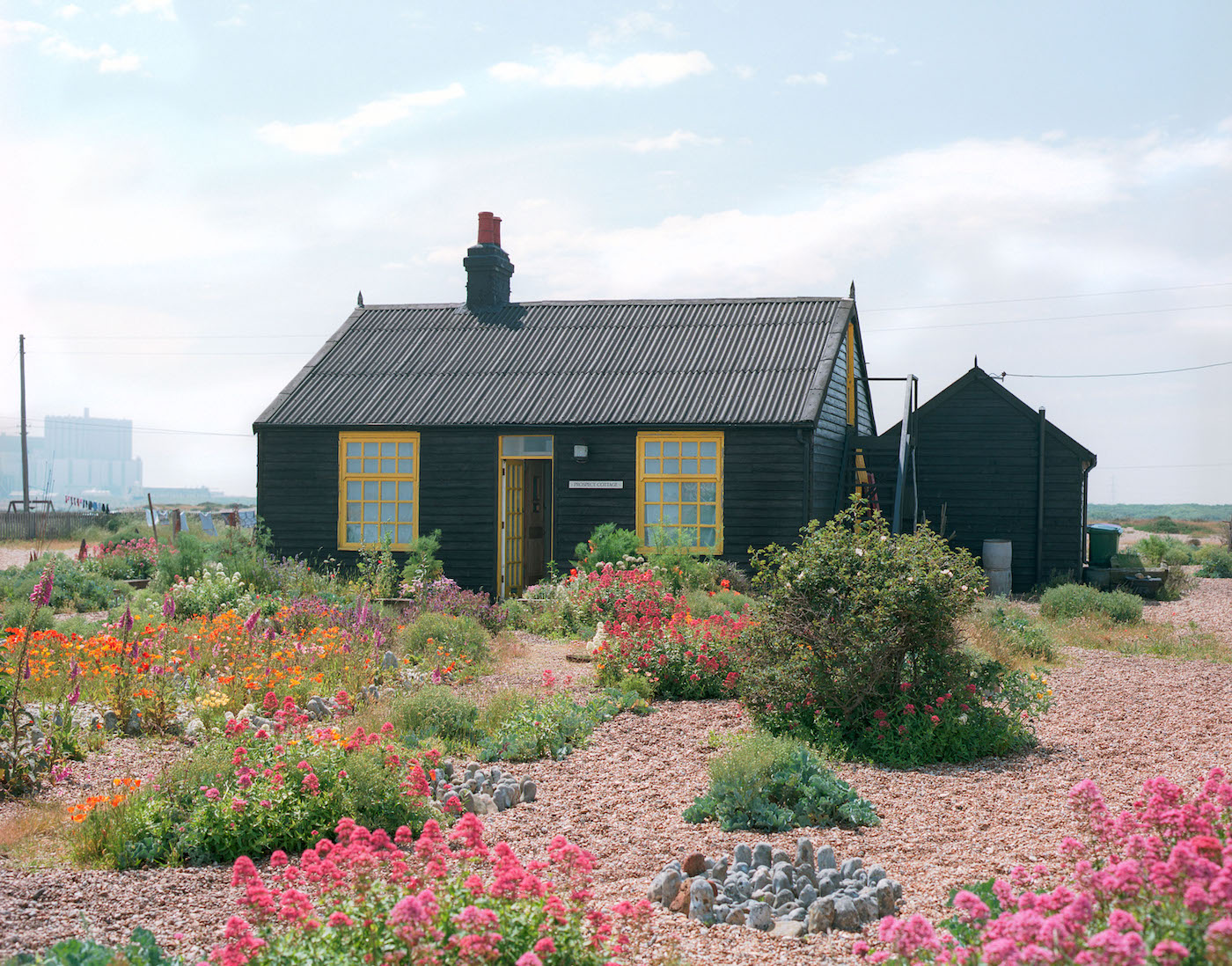 Derek Jarman, Prospect Cottage Garden at Dungeness, Kent, UK, since 1986 © Photo Howard Sooley, 1990–1994