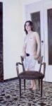 Giovanni Iudice, Nudo con sedia e sottana, olio su tela, 2002