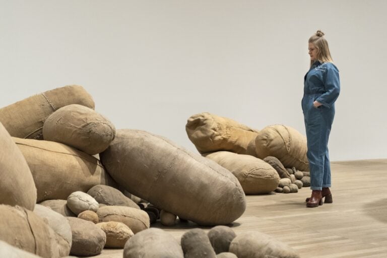 Magdalena Abakanowicz, installation view at Tate Modern, 2022