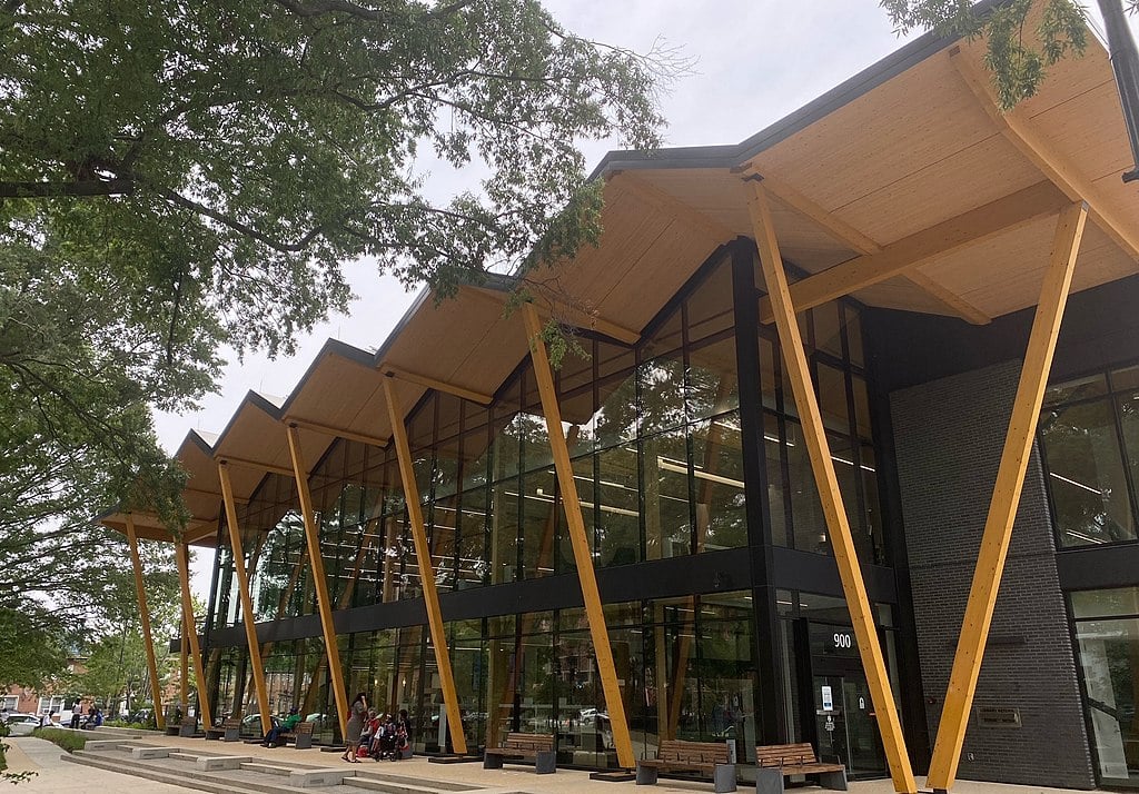 New Southwest Neighborhood Library, via Wikimedia Commons, by Bookworm-ce