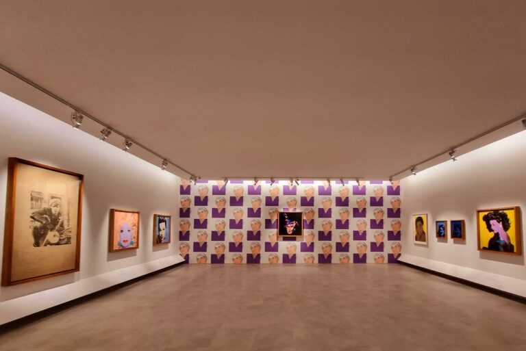 AlUla - una sala della mostra su Andy Warhol