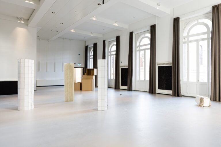 Bettina Buck, Finding Form, installation view at Sala Convegni Banca di Bologna, Palazzo De' Toschi, 2023