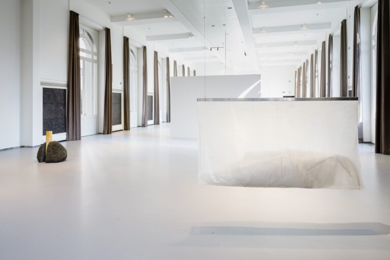 Bettina Buck, Finding Form, installation view at Sala Convegni Banca di Bologna, Palazzo De' Toschi, 2023