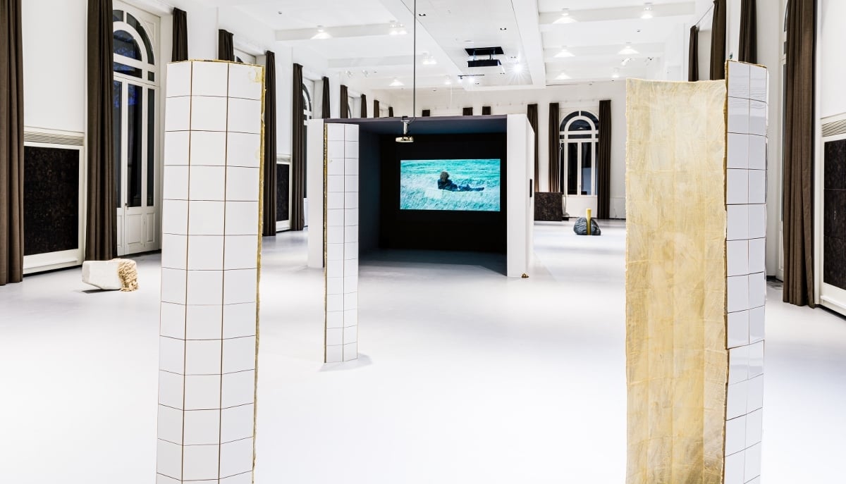 Bettina Buck, Finding Form, installation view at Sala Convegni Banca di Bologna, Palazzo De' Toschi, 2023