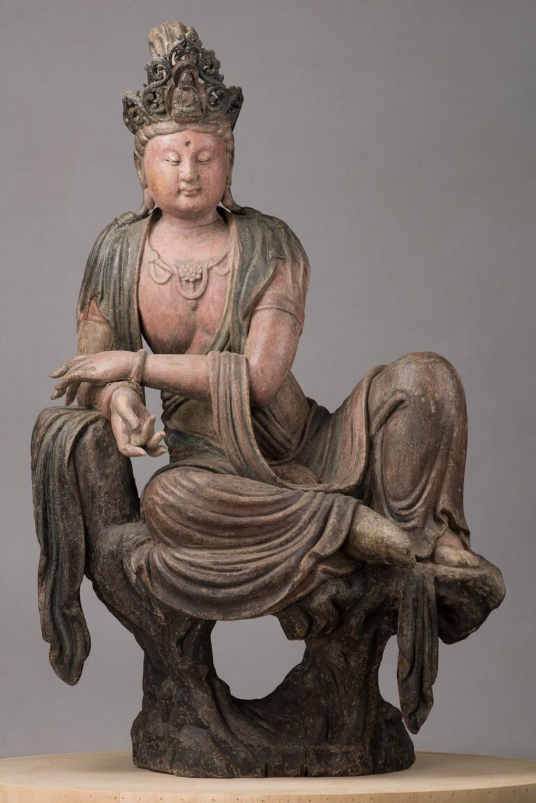 Bodhisattva Guanyin adagiato in mahārājalīlāsana, XVII secolo, ©CCR Photo Silvano Pupella