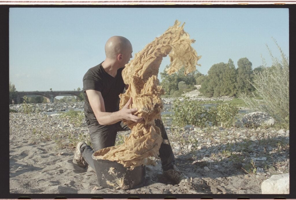 Fermare il tempo con la scultura. Mostra di Fabio Roncato a Lodi