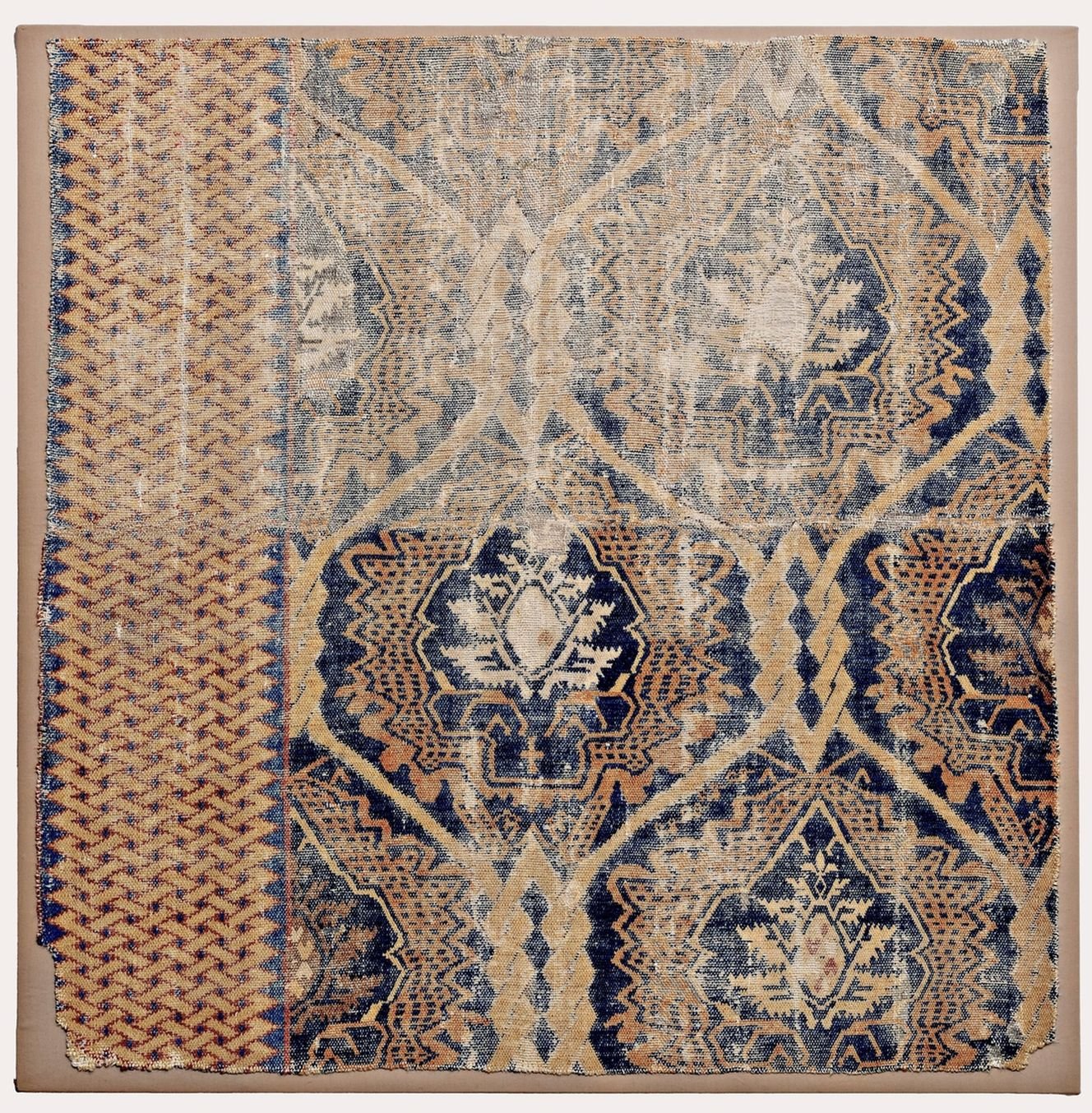 Frammento di un tappeto a motivo tessile, Spagna, secondo quarto del XV secolo. Fondazione Bruschettini per l'Arte Islamica e Asiatica, Genova