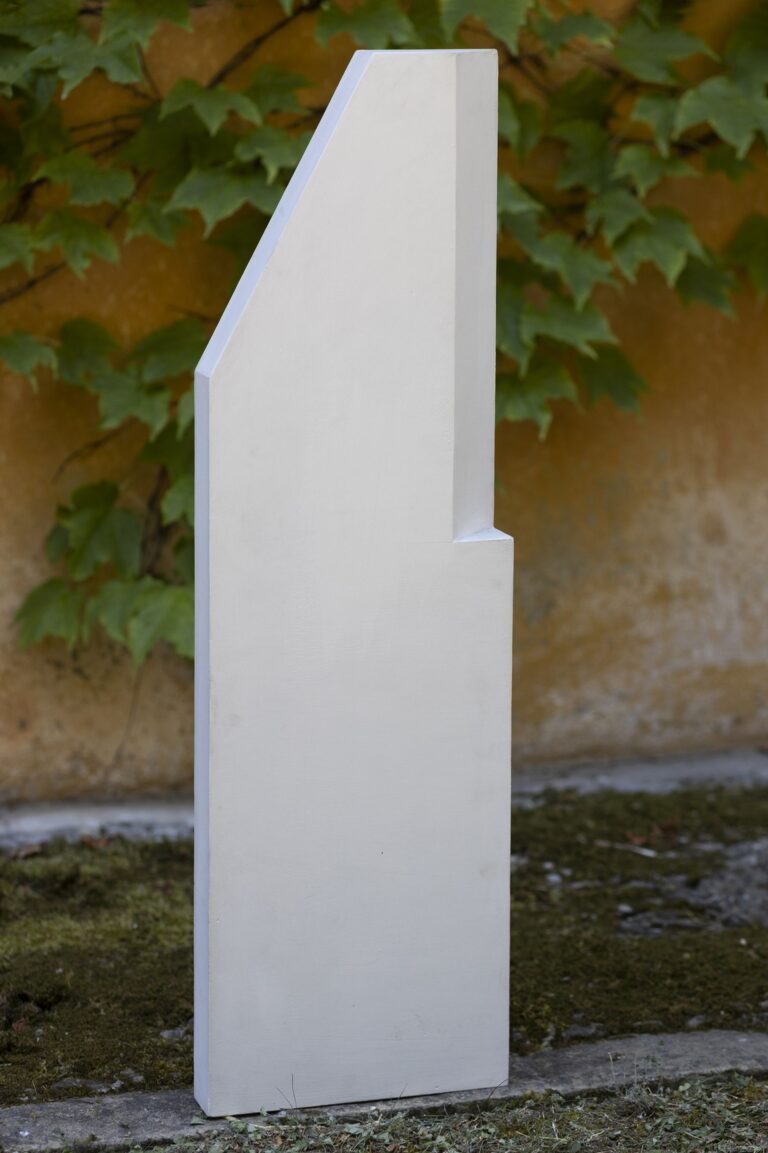 Giuliana Balice, Bianco verticale, 1969, legno verniciato, 100 x 30 x 6 cm