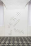 Jonathan Vivacqua, Untitled, 2023, ferro, smalto, verde, rame, photo credits Carlo Romano