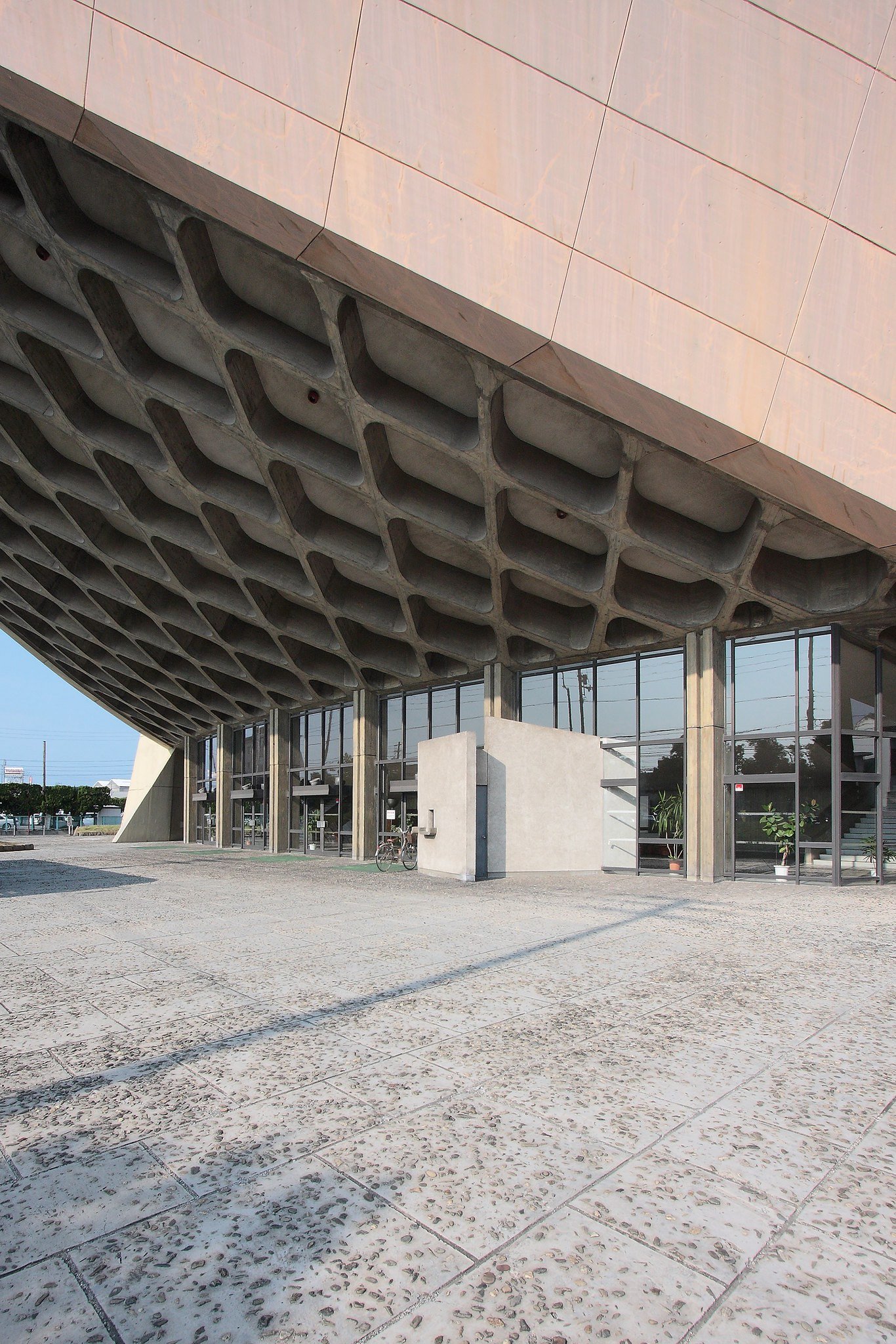 La palestra di Kenzo Tange nella prefettura di Kagawa. Photo Naoya Fujii