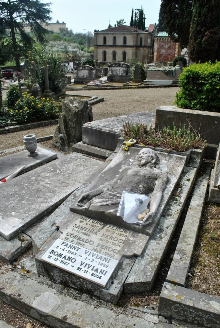 La tomba di Corrado Feroci al Cimitero degli Allori di Firenze. Photo Elisa Rolle via Wikimedia