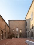 Labics, Palazzo dei Diamanti, cortile, photo © Marco Cappelletti, courtesy Labics