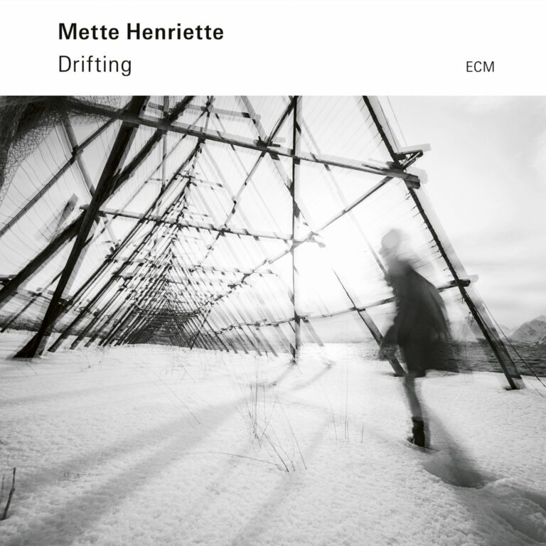Mette Henriette, “Drifting”, cover dell’album, ECM, 2023