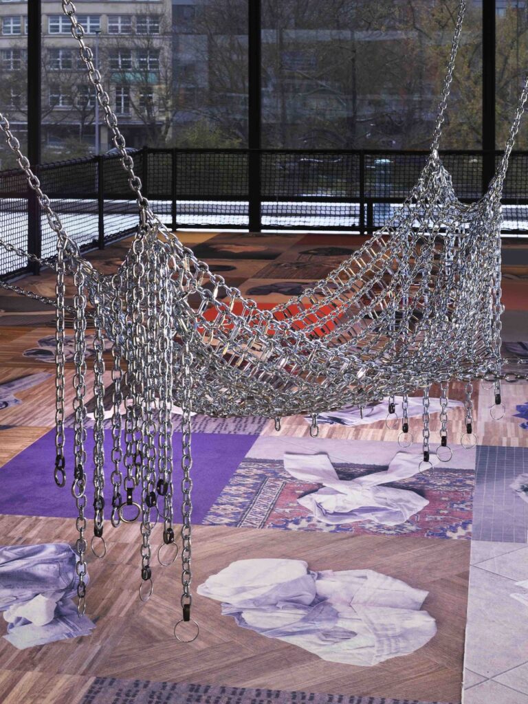 Monica Bonvicini, Chainswing Leather Round, 2022, installation view at Neue Nationalgalerie. Copyright the artist, VG Bild Kunst, Bonn, 2022; Nationalgalerie, Staatliche Museen zu Berlin; Jens Ziehe