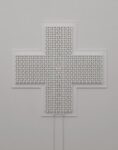 Shay Frisch, Campo 928_B, 2020, componenti elettrici su tavola di legno, 160 x 161 cm, inv.145/PBR