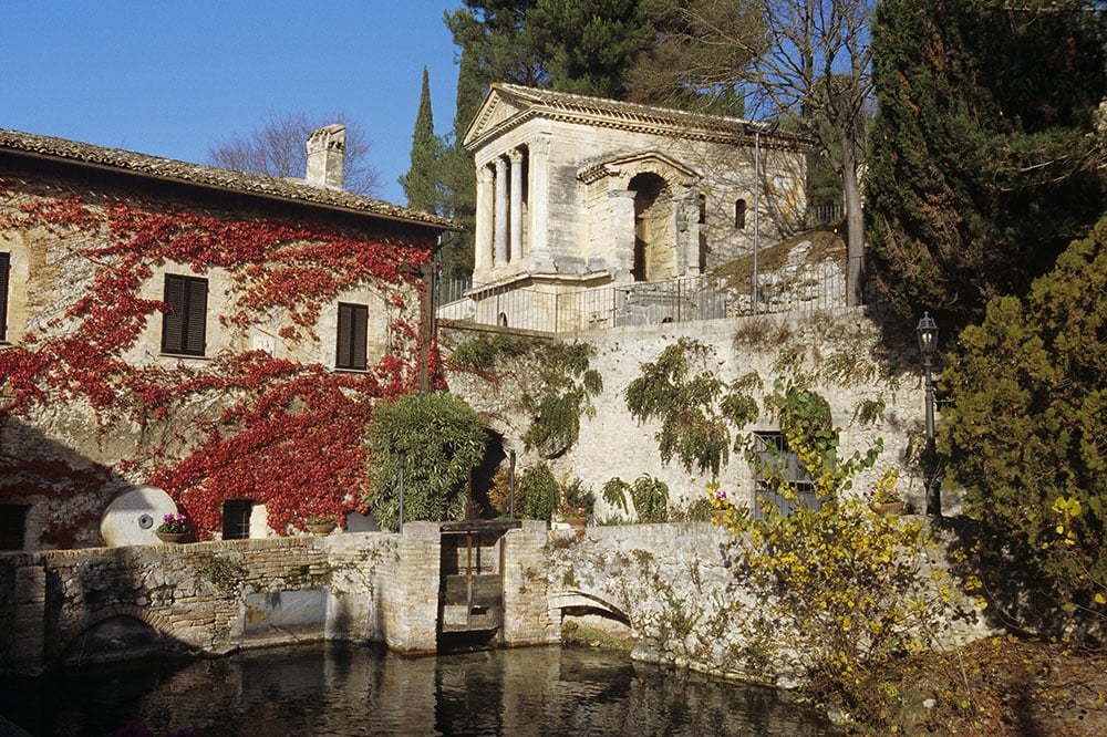 Tempietto sul Clitunno