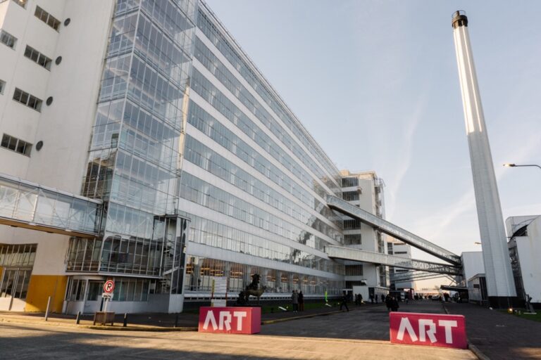 Van Nelle Fabriek, sede di Art Rotterdam. Photo Almicheal Fraay